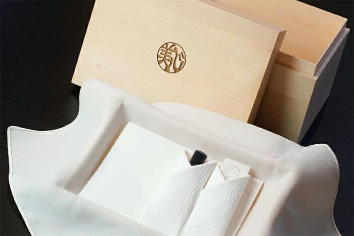 こまもり箱・2段（裏側メッセージ）+黒水牛印鑑 | 印鑑一覧 | こまもり